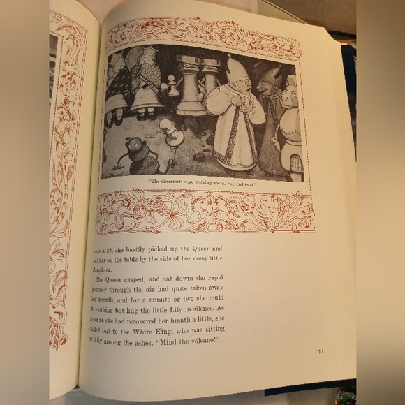 Alice in Wonderland Into the Looking Glass (Book) - Picture 15 of 17
